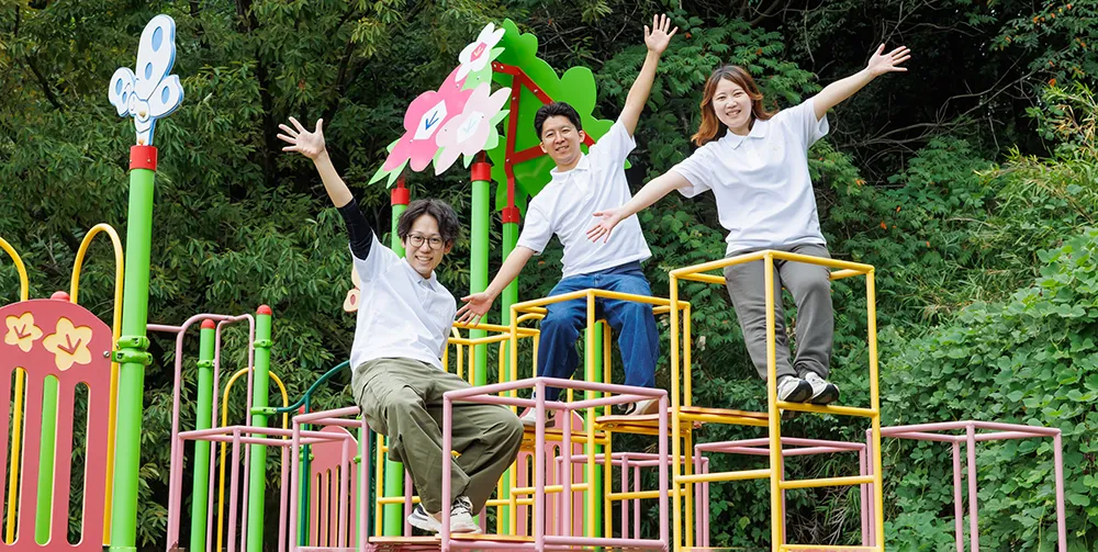 株式会社陽なたのメンバーの集合写真