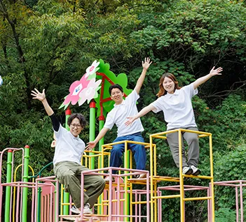 株式会社陽なたのメンバーの集合写真